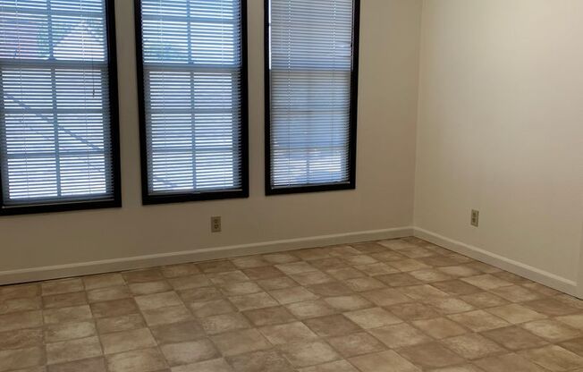 1 bed, 1 bath, $1,125, Unit 6
