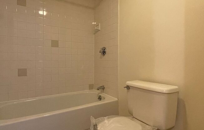 2 beds, 2 baths, 902 sqft, $3,200, Unit T204