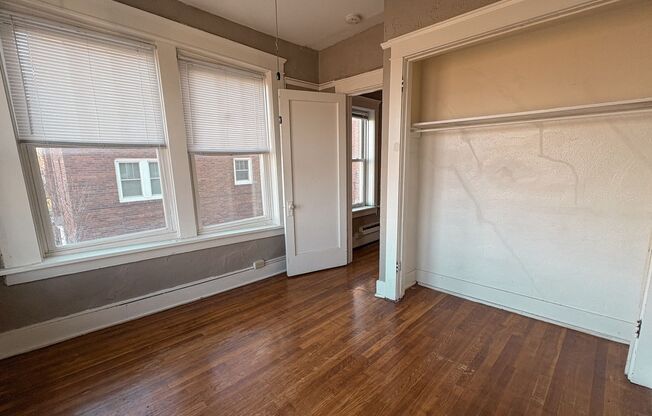 2 beds, 2 baths, 850 sqft, $1,050, Unit 1729 K Street - 4