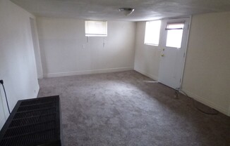 2 beds, 1 bath, $1,100