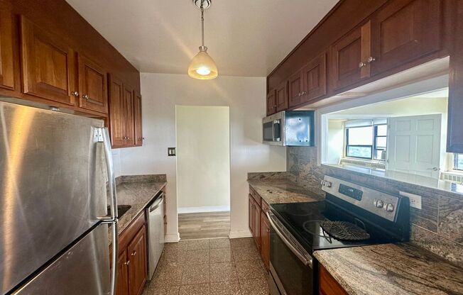 3 beds, 2 baths, 1,500 sqft, $3,925, Unit 418-1405
