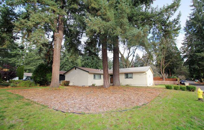 Gorgeous, Remodeled 3 Bed/2 Bath Mid-Century Ranch on Huge Lot – Lake Oswego!