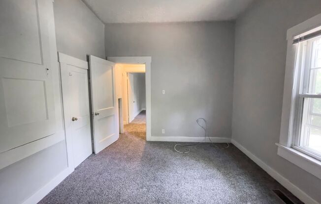 3 beds, 1 bath, $1,200