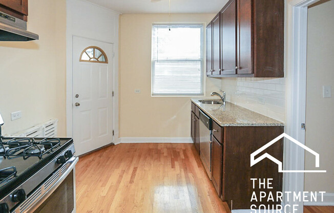 1615 W Berteau Ave