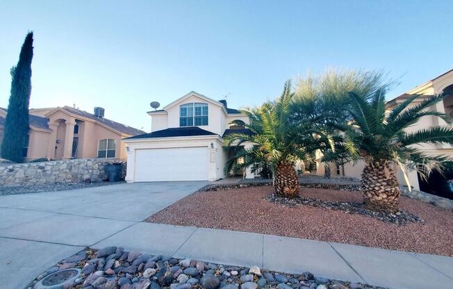 Stunning home 3 bedroom, 2.5 bathroom in West El Paso!