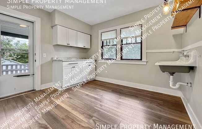 735 FULTON ST E