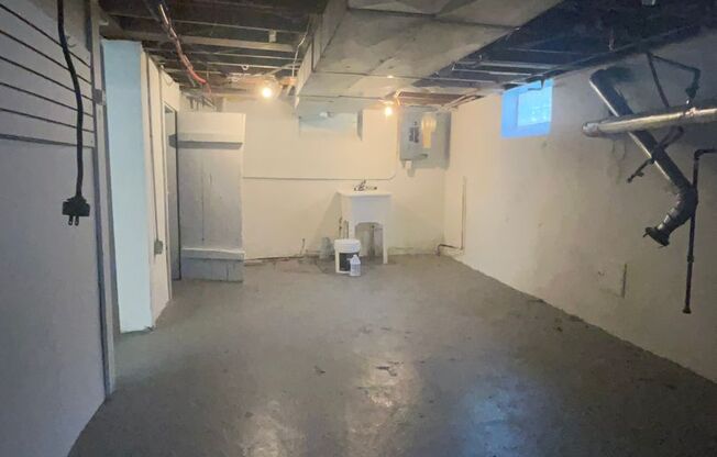 3 BEDROOM 1 BATH RANCH STYLE HOME MOVE IN READY! BRING YOUR SEC 8 PACKETS!!!