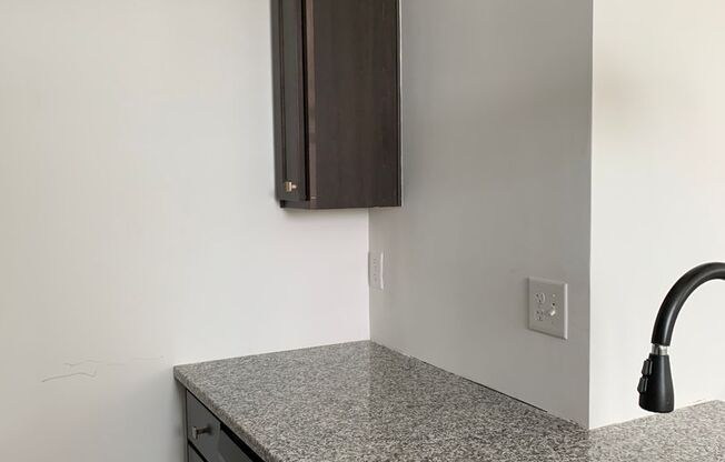 1 bed, 1 bath, 581 sqft, $800, Unit 107