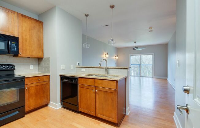 1 bed, 1 bath, $1,400, Unit # 407