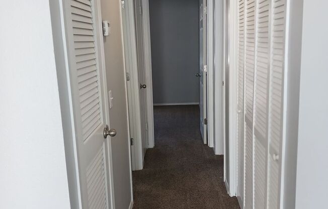 2 beds, 1 bath, 864 sqft, $920
