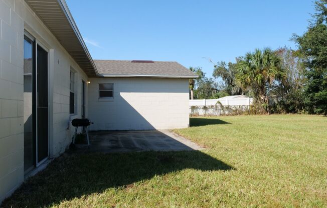 4 beds, 2 baths, $2,050