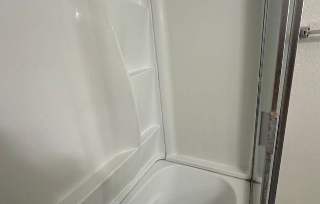 1 bed, 1 bath, $2,050, Unit 127D