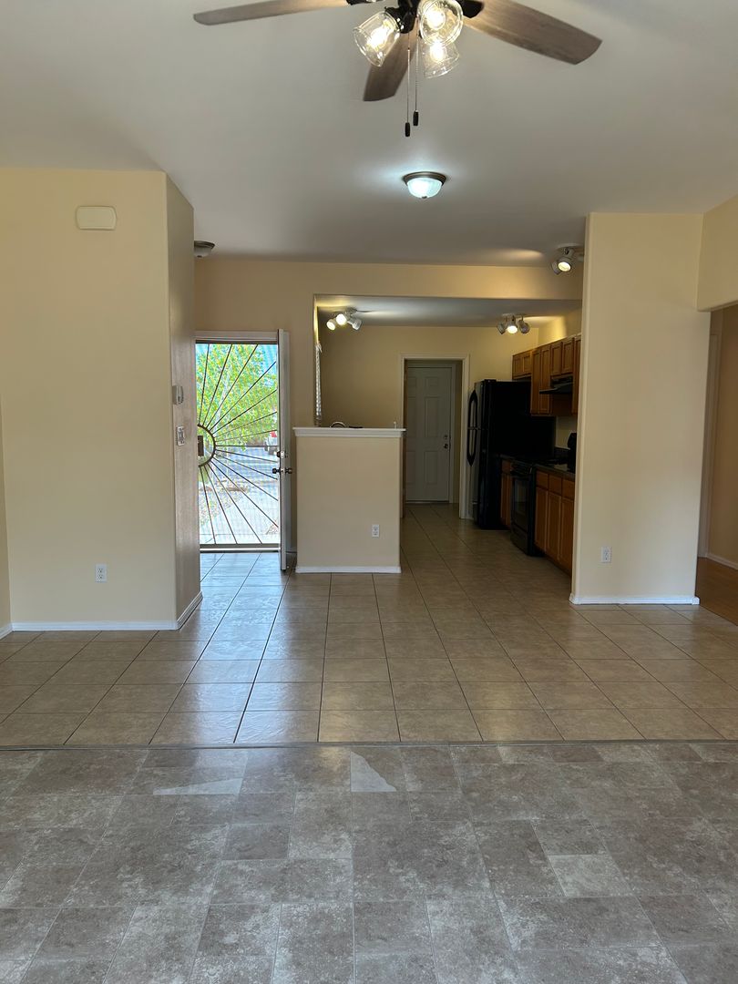 7603 Mesa Del Oro Lane - Tierra Contenta!