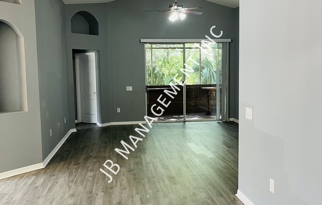 8433 POYDRAS LN