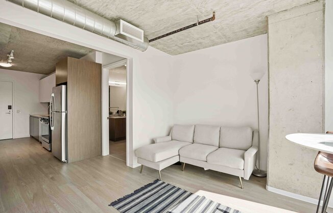 2113 S WABASH AVE