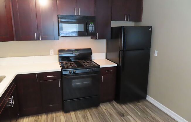 2 beds, 1 bath, 800 sqft, $2,275, Unit 3870.5