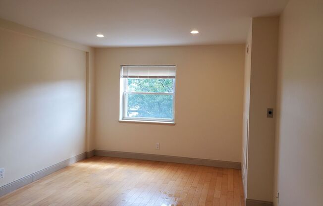 2 beds, 2 baths, 1,099 sqft, $3,800, Unit 806