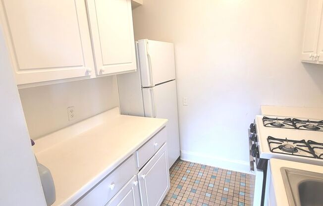 1 bed, 1 bath, $1,145, Unit 409