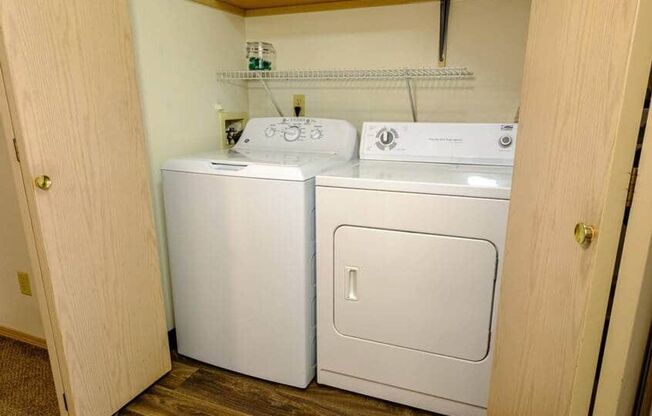 2 beds, 1.5 baths, 900 sqft, $1,585, Unit 3771