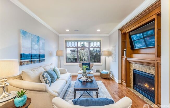 2bd/2.5ba Seattle Townhome