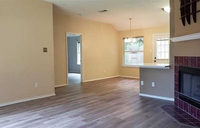 800 LONE STAR DR