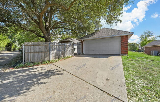 3 beds, 2 baths, 1,818 sqft, $2,395