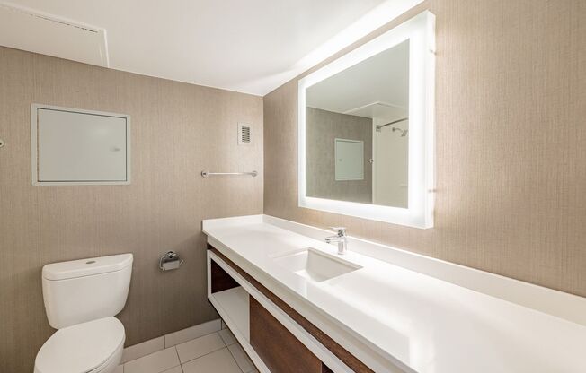 2 beds, 3 baths, 950 sqft, $1,399, Unit 217