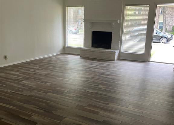 522 TOWNE HOUSE LN 