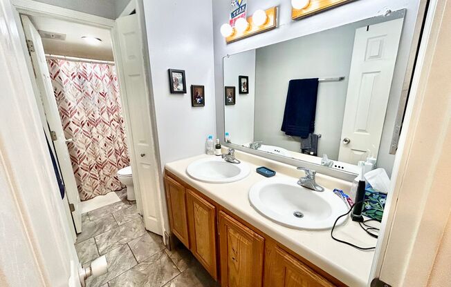 2 beds, 1 bath, 768 sqft, $2,425, Unit 324