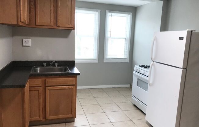 1 bed, 1 bath, 370 sqft, $975, Unit Unit 6