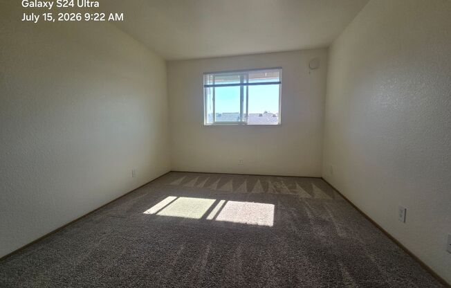 2 beds, 1 bath, 875 sqft, $1,375, Unit 127-20