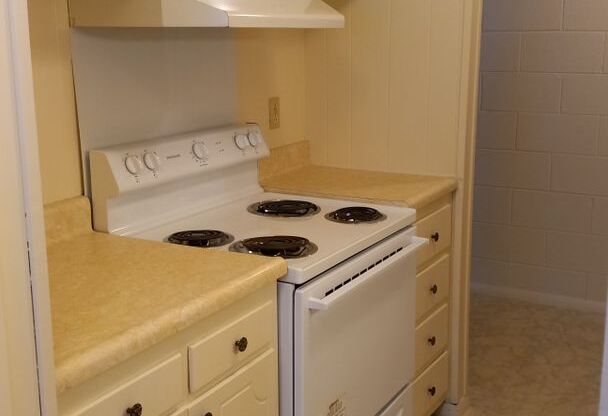 1 bed, 1 bath, $870, Unit 234