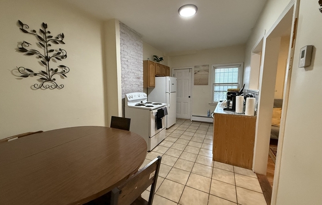 2 beds, 1 bath, 775 sqft, $2,650, Unit 1