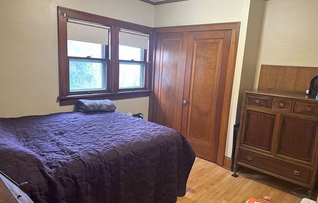 2571-2573 S. Howell Ave