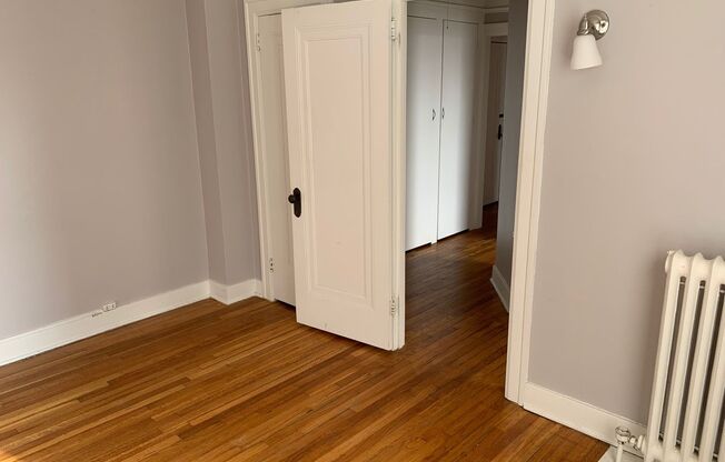 2 beds, 1 bath, 728 sqft, $1,450, Unit 5G