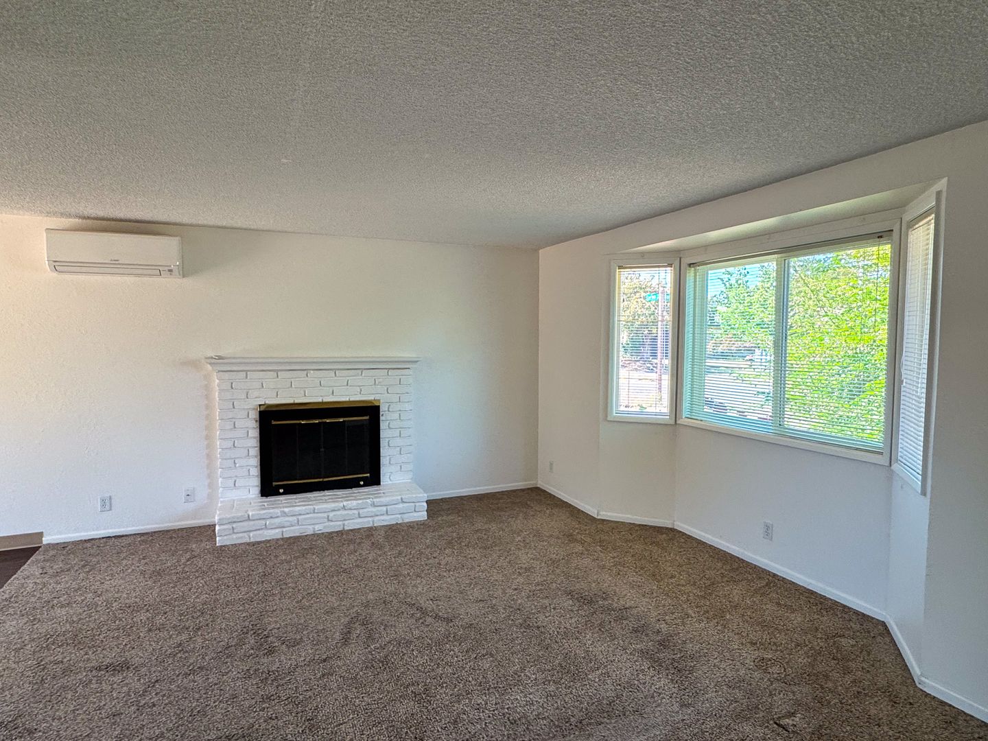 3 Bedroom Duplex off Gilham Rd.