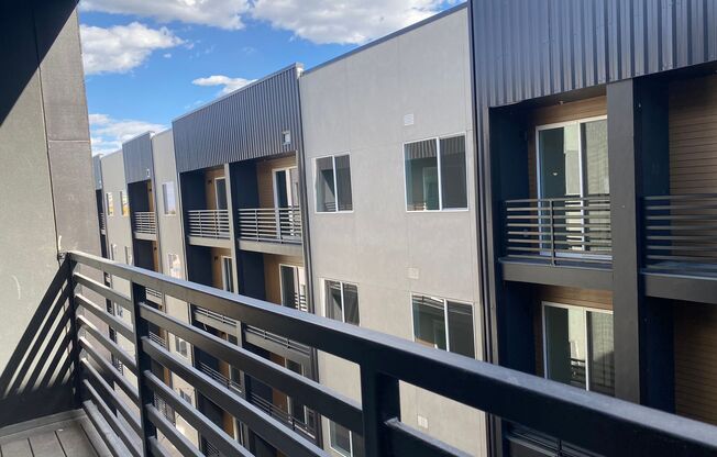 1 bed, 1 bath, 751 sqft, $2,185, Unit 519