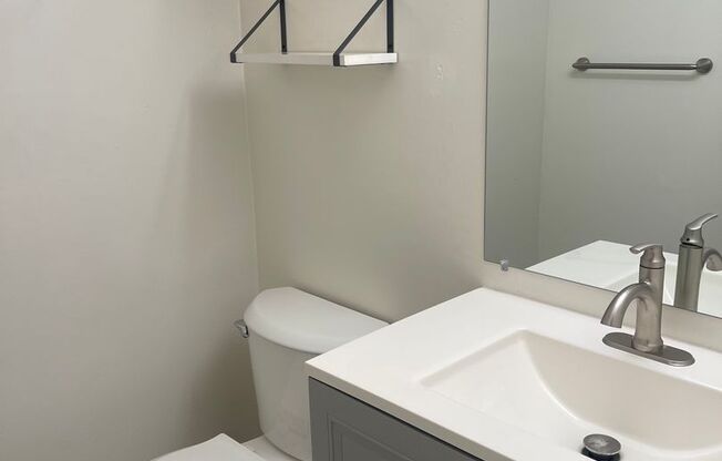 Completely Remodeled 3 Bedroom in San Diego!! Water/Trash Included