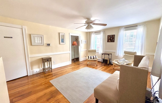 285 ROXBURY ST