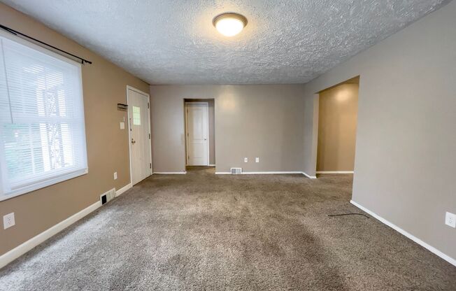 PRELEASING for AUGUST! Near to Campus