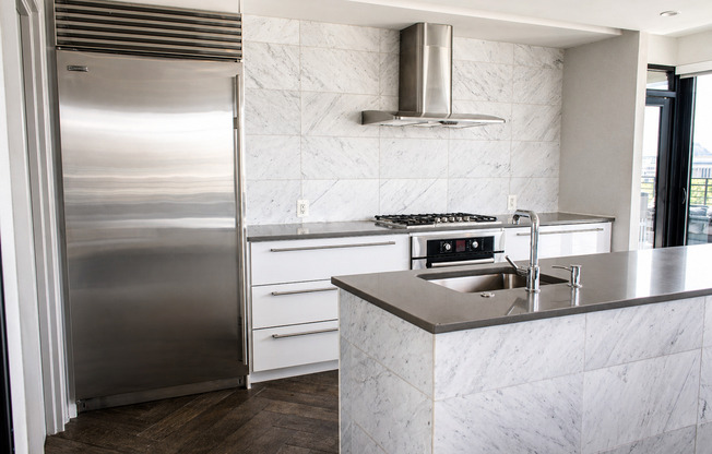 1 bed, 1 bath, $2,350, Unit 309