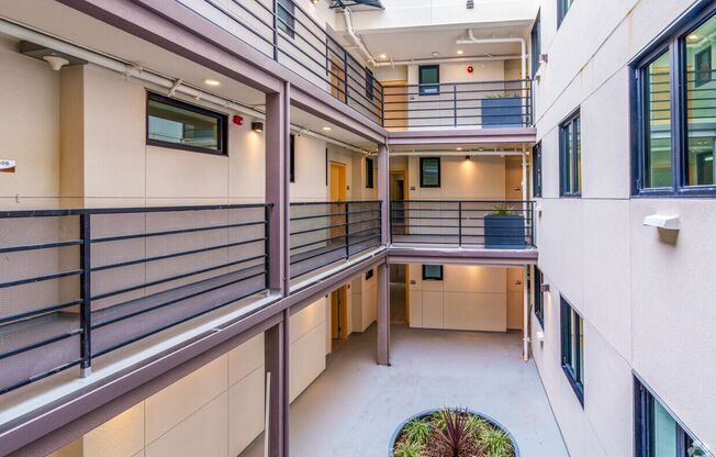 1 bed, 1 bath, 100 sqft, $950, Unit Shared Double - Shared  Double