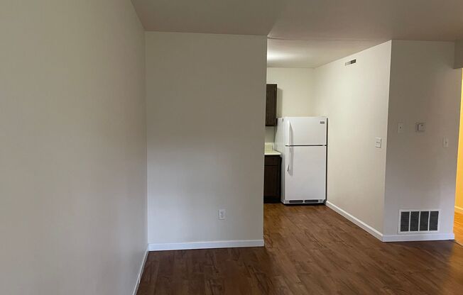 1 bed, 1 bath, 555 sqft, $1,000