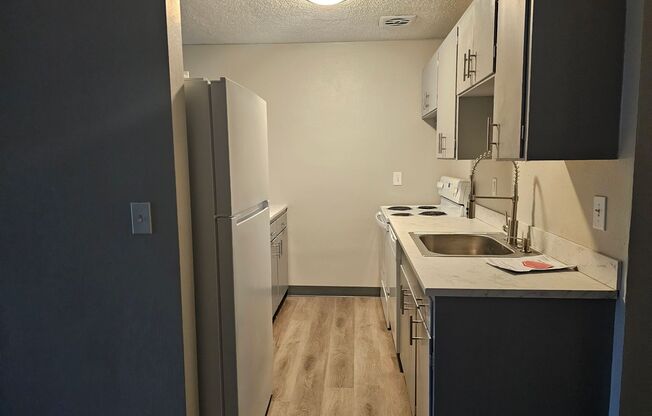 1 bed, 1 bath, 688 sqft, $1,425, Unit 111