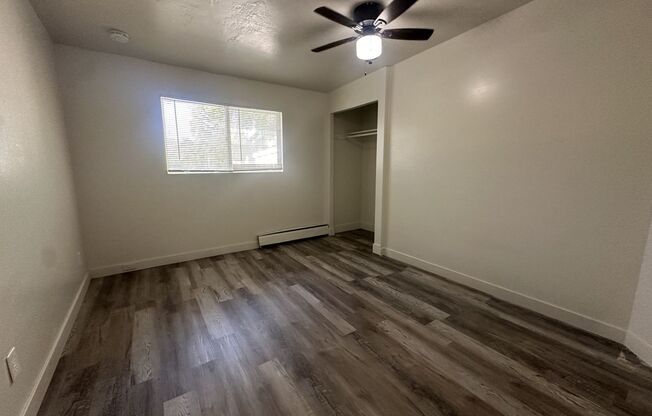 3 beds, 1 bath, $2,250, Unit 1733-4