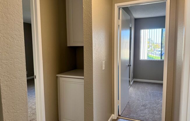 2 beds, 2 baths, 920 sqft, $2,495