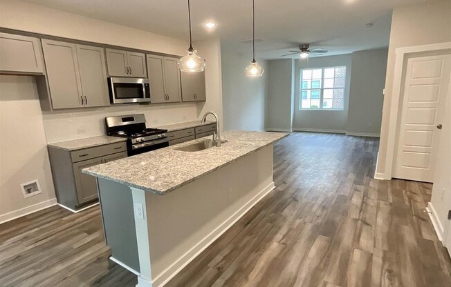 816 LAUREL GATE DR