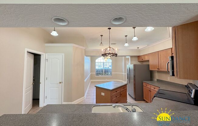 Beautiful Home in a gated community in Mary Esther! Call Today!