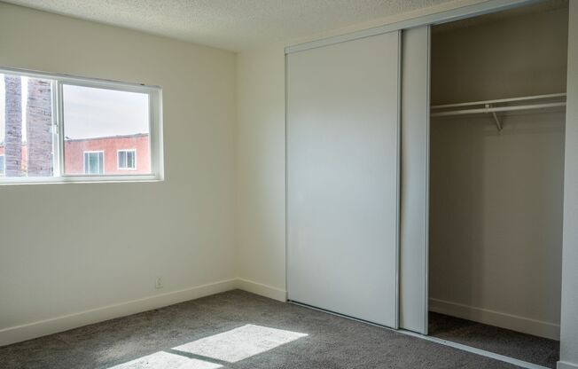 2 beds, 1 bath, 800 sqft, $2,195, Unit G02