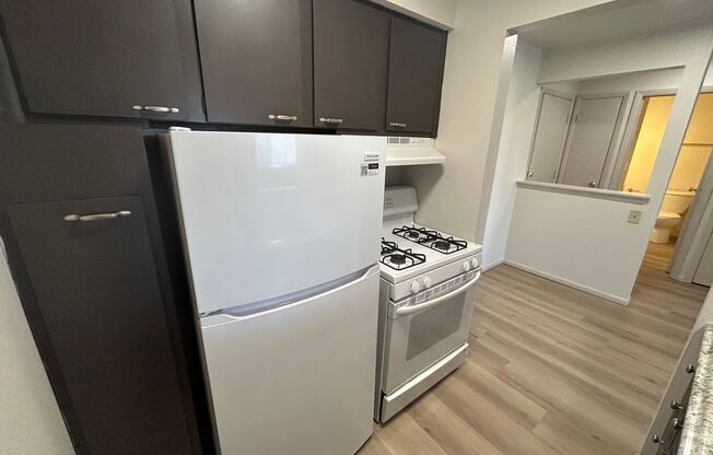 1 bed, 1 bath, $995, Unit 335